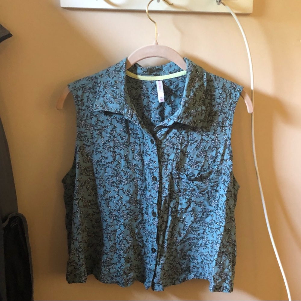 Cropped Floral Button Up